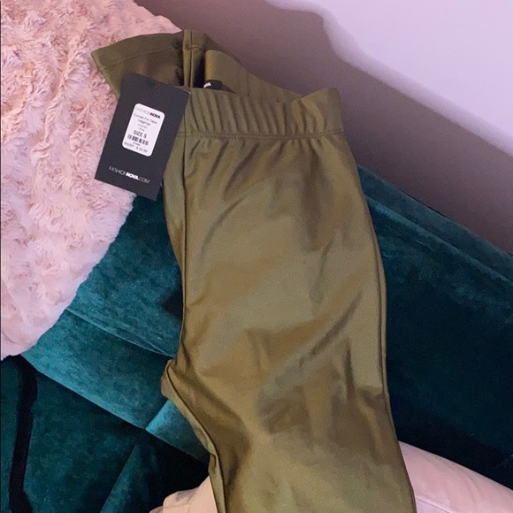 Leeging - Picture 2 of 3